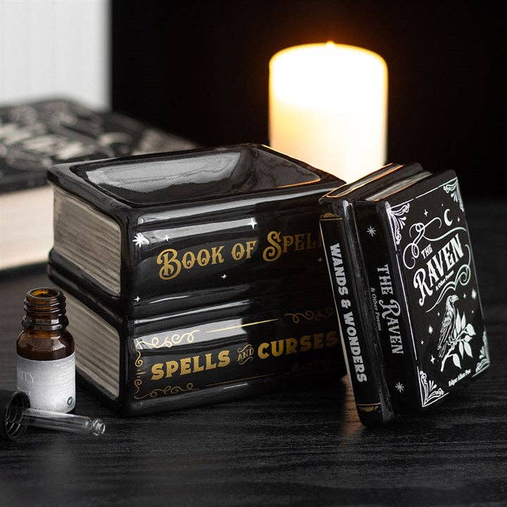 🕯️ Brûle-parfum Pile de Livres Magiques