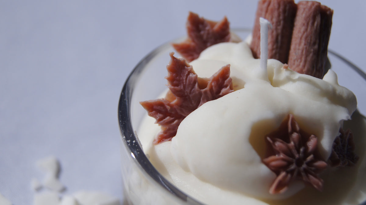 🕯️ Bougie Chantilly – Pain d’Épice